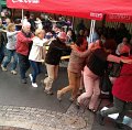 08 Jetzt ist auch schon Polonaise-Zeit beim Almabrtieb 2016 in St. Anton am Arlberg angesagt